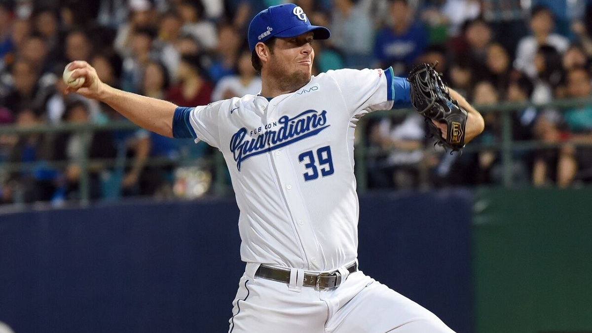 Fubon Guardians Mike Loree pitched a 7 perfect innings against Uni-Lions